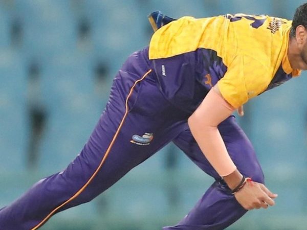 4-1-4-0-bhuvneshwar-kumar-concedes-four-runs-in-four-overs-with-the-new-ball-in-vintage-t20-spell.Click to read full article.