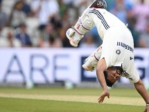 rishabh-pant-wisden-cricketer-of-the-year.Click to read full article.