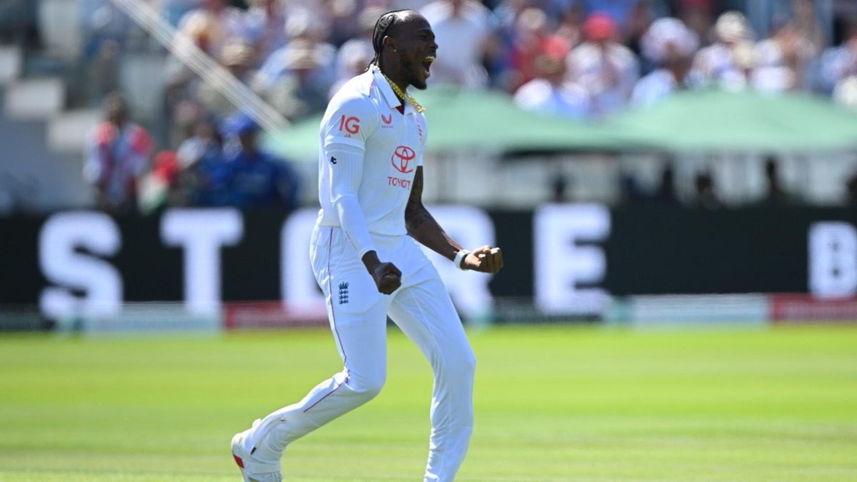 Jofra Archer celebrates wicket in first over of Lord's Test return