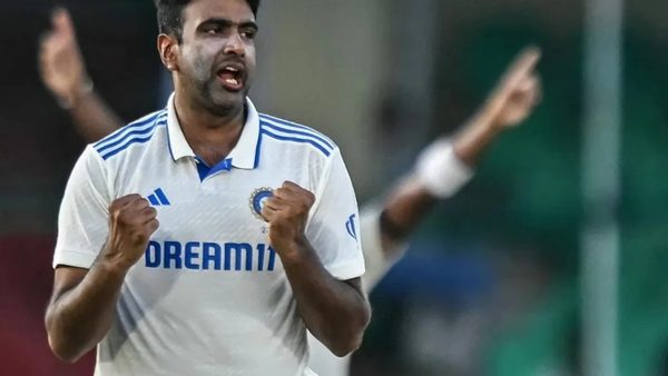 ashwin-vs-lyon-who-is-the-greatest-orthodox-off-spinner-in-tests.Click to read full article.
