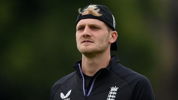 dillon-pennington-ruled-out-of-sri-lanka-tests-by-hamstring-injury-olly-stone-recalled.Click to read full article.
