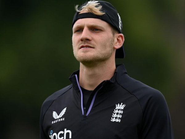 dillon-pennington-ruled-out-of-sri-lanka-tests-by-hamstring-injury-olly-stone-recalled.Click to read full article.