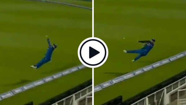 watch-matthew-wade-pulls-off-stunning-six-save-square-leg-boundary-the-hundred.Click to read full article.