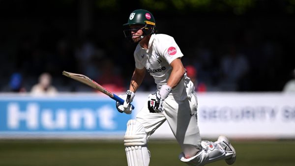 injured-batter-dominates-heroic-half-century-last-wicket-stand-before-controversial-end-in-county-championship-thriller.Click to read full article.