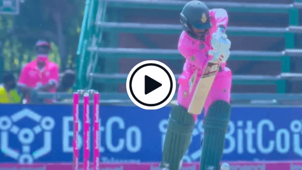 watch-bavumas-bat-breaks-in-bizarre-fashion-after-routine-defensive-shot-off-faheem.Click to read full article.