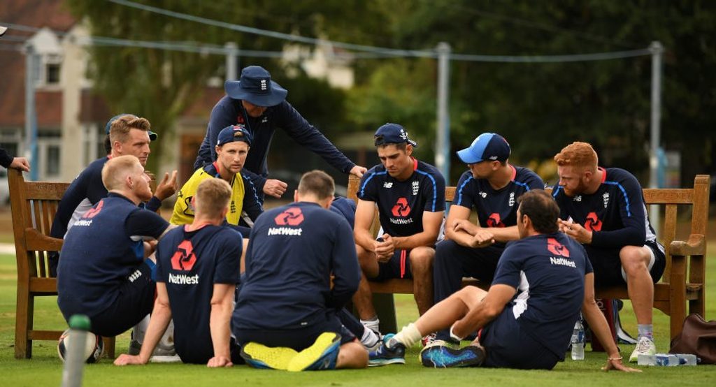 Rashid & Curran to play as England reveal XI for first Test