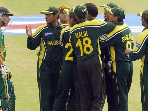 cmon-hit-me-in-front-of-square-akhtar-gibbs-relive-classic-duel.Click to read full article.