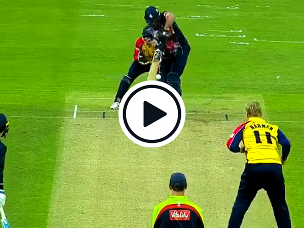 watch-contentious-lbw-decision-denies-simon-harmer-a-t20-blast-hat-trick.Click to read full article.