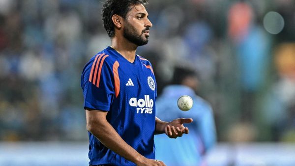 1425-days-later-india-pacer-bhuvneshwar-kumar-makes-t20i-return-after-missing-104-matches-in-a-row.Click to read full article.