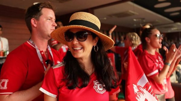 when-preity-zinta-took-charge-of-kxip-costumes-the-players-burst-out-laughing.Click to read full article.