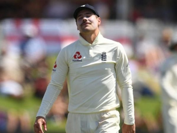 rory-burns-suffers-injury-scare-field.Click to read full article.