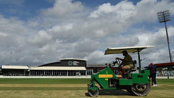 dancing-cricketers-helicopters-two-ball-odi-mackays-last-mens-international-33-years-before-today-aus-sa-game.Click to read full article.