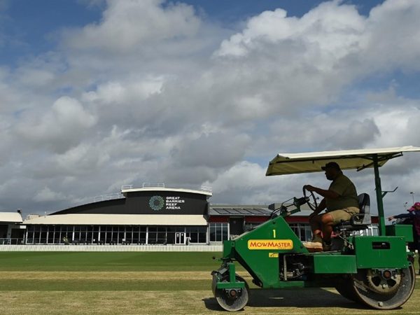 dancing-cricketers-helicopters-two-ball-odi-mackays-last-mens-international-33-years-before-today-aus-sa-game.Click to read full article.