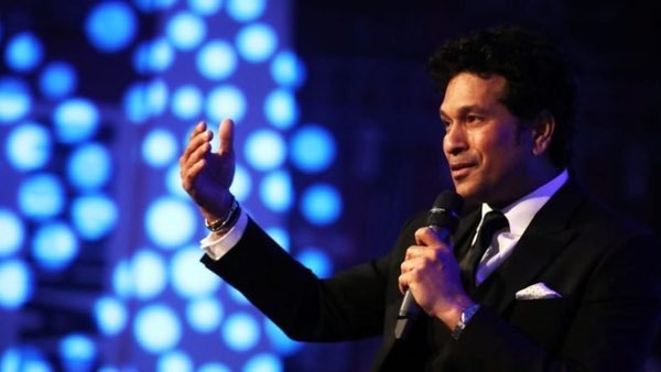 sachin-tendulkar-courtney-walsh-join-fight-against-australian-bushfires.Click to read full article.
