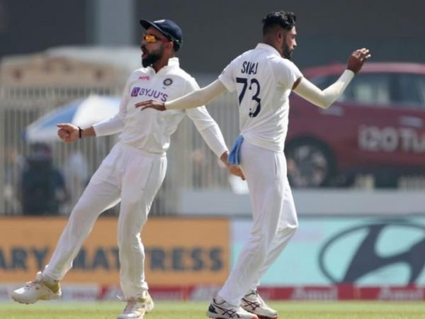 leaked-kohli-shastri-presser-chat-leads-to-buzz-that-siraj-might-start-in-wtc-final.Click to read full article.