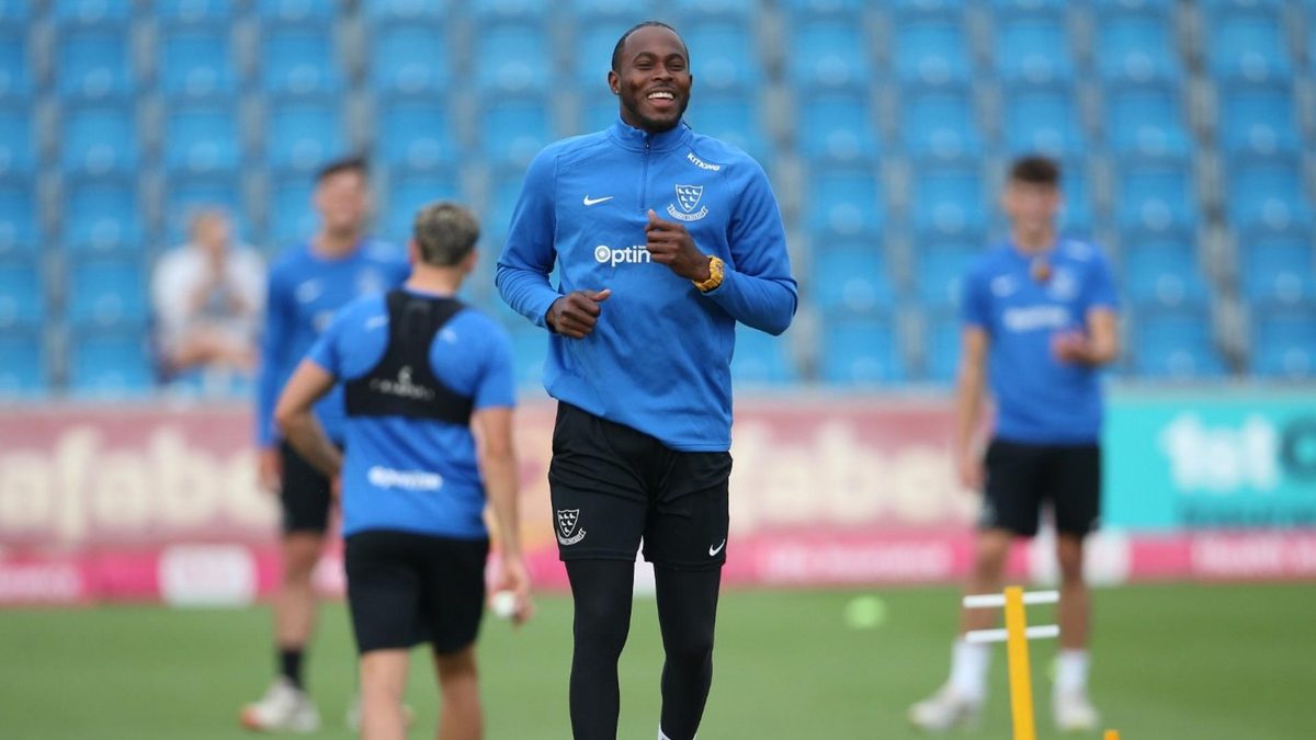 Jofra Archer trains for Sussex ahead of a domestic match