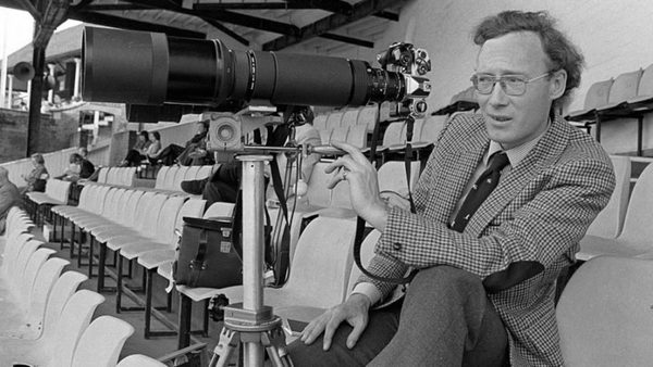 patrick-eagar-and-the-art-of-cricket-photography.Click to read full article.