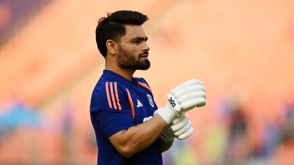 ranji-trophy-202627-round-two-day-one-shubman-gill-falls-in-five-balls-ipl-stars-shine.Click to read full article.