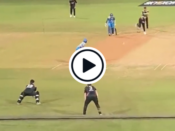 watch-sachin-tendulkar-rolls-back-the-years-hooks-shane-bond-off-his-nose-in-road-safety-series.Click to read full article.