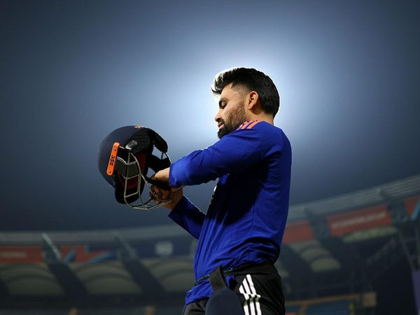 ranji-trophy-202627-round-one-live-updates-kl-rahul-ravindra-jadeja-yashasvi-jaiswal-among-india-test-regulars-in-action.Click to read full article.