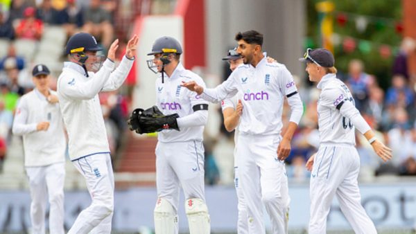 the-woakes-question-and-popes-captaincy-six-talking-points-from-englands-old-trafford-win-over-sri-lanka.Click to read full article.
