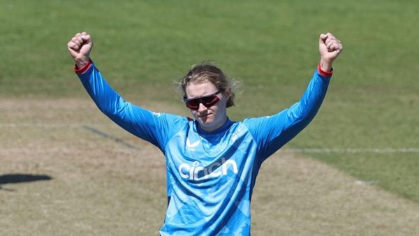 england-hammer-new-zealand.Click to read full article.