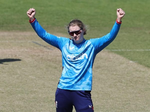 england-hammer-new-zealand.Click to read full article.