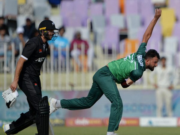 former-150kph-pakistan-quick-who-retired-and-unretired-from-psl-gets-last-minute-peshawar-zalmi-deal.Click to read full article.