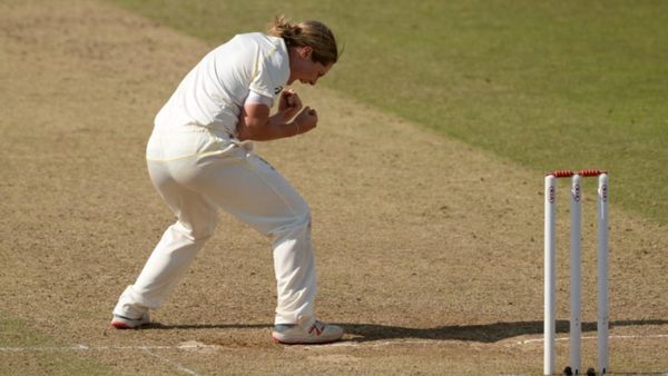 sophie-molineux-stars-to-plunge-england-into-further-trouble.Click to read full article.