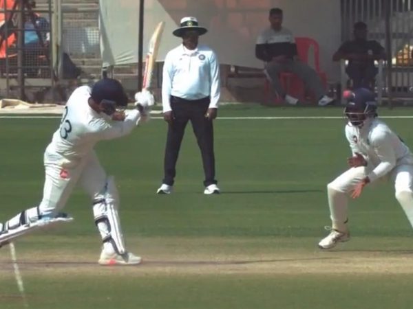 ranji-trophy-gujarat-no10-caught-off-short-legs-helmet-what-do-the-laws-say.Click to read full article.