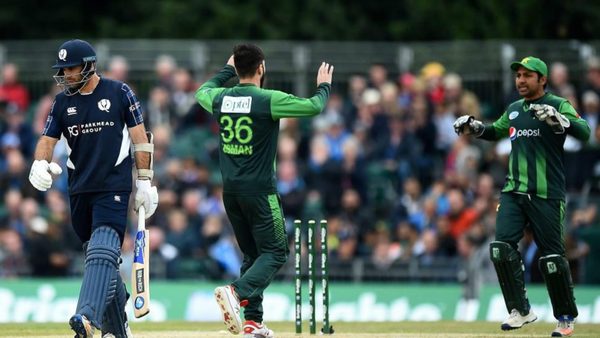 no-praise-enough-young-team-sarfraz-ahmed.Click to read full article.