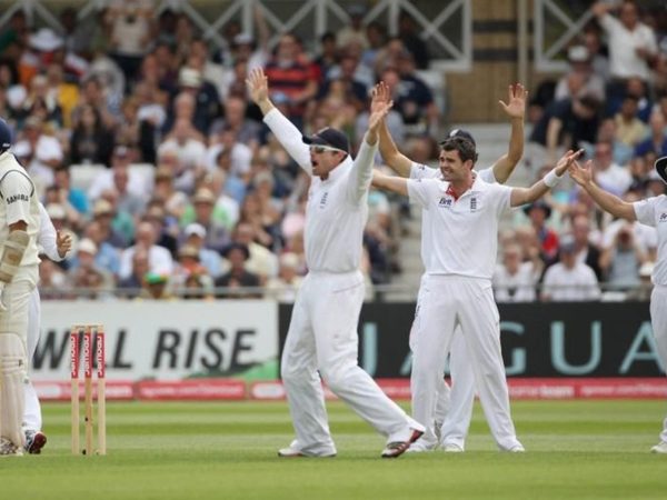 vaseline-gate-when-a-vaughan-tweet-kickstarted-a-bizarre-hot-spot-theory-over-laxmans-bat.Click to read full article.