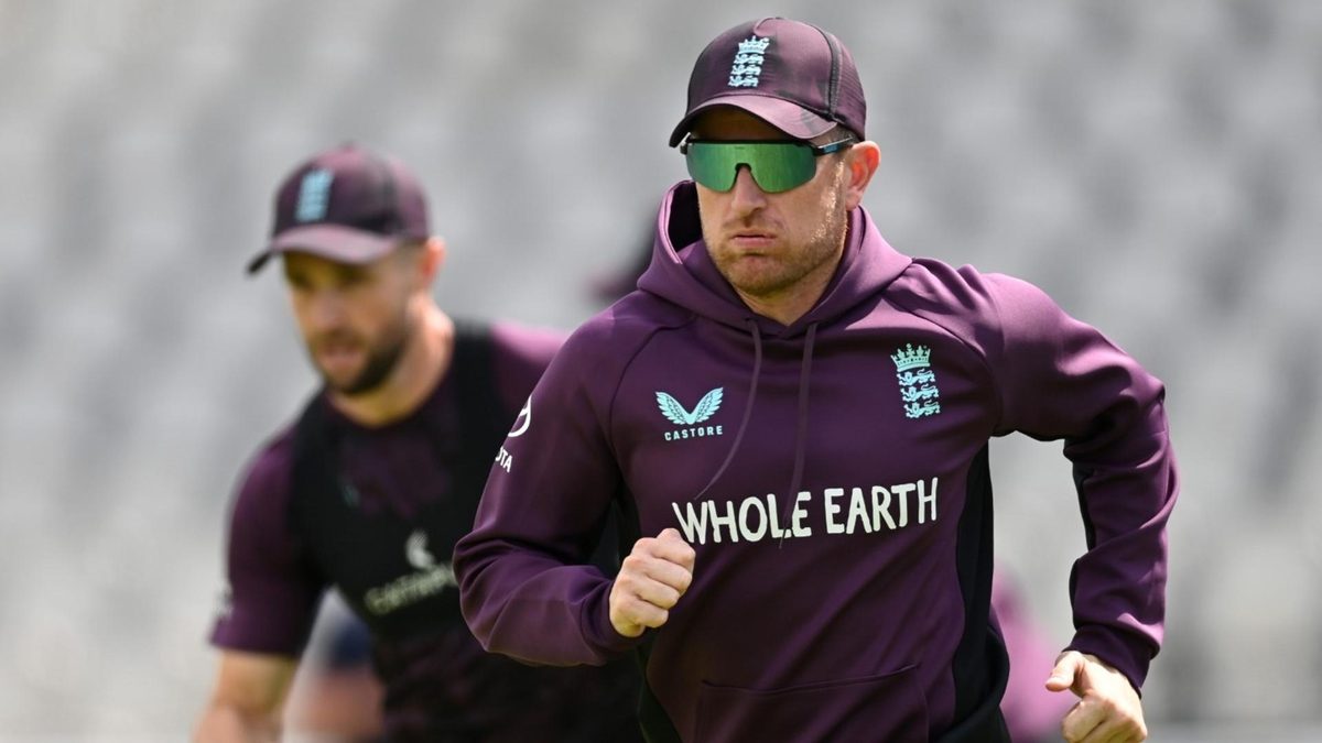 Liam Dawson trains with the England Test squad