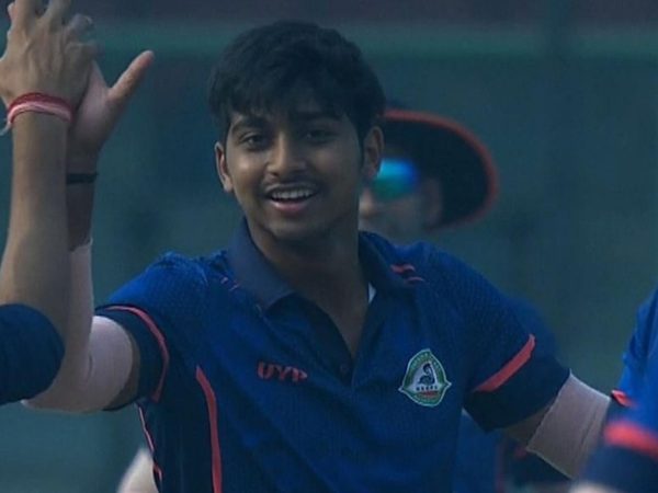 vidarbha-bizarrely-promote-fast-bowler-to-no3-in-first-over-of-ranji-trophy-final.Click to read full article.