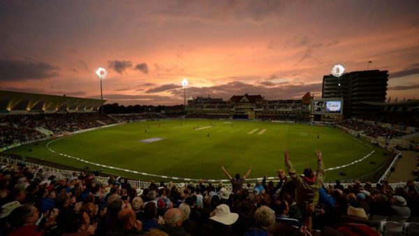 ecb-unveil-hundred-logo-unusual-fashion.Click to read full article.