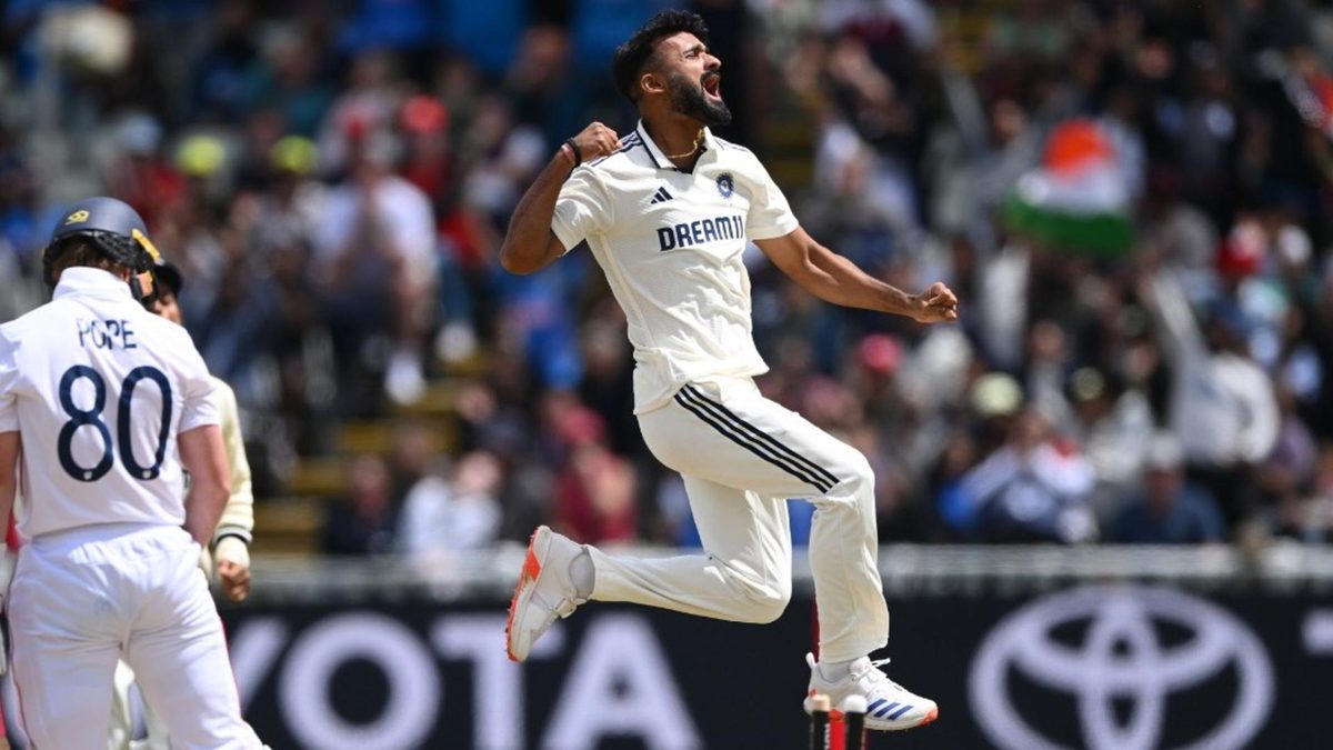 Akash Deep celebrates Ollie Pope's wicket