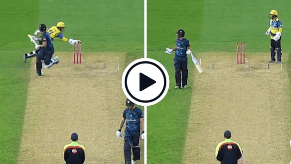 watch-haider-ali-stumped-bizarre-fashion-alex-davies-vitality-blast-derbyshire-birmingham.Click to read full article.
