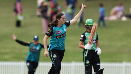 australia-u-19-seamer-takes-5-8-for-brisbane-heat-to-create-wbbl-history.Click to read full article.
