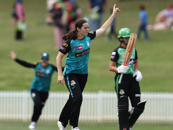 australia-u-19-seamer-takes-5-8-for-brisbane-heat-to-create-wbbl-history.Click to read full article.