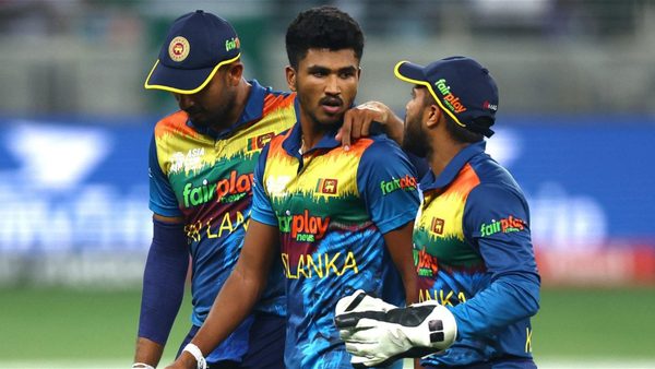 nine-runs-scored-zero-balls-bowled-sri-lanka-bowler-endures-horror-11-ball-opening-over-in-asia-cup-final.Click to read full article.