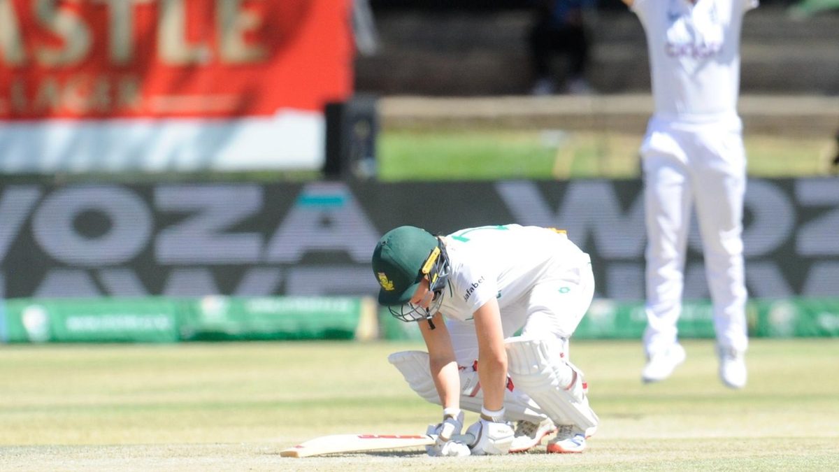 South Africa slump to 64 all out against England