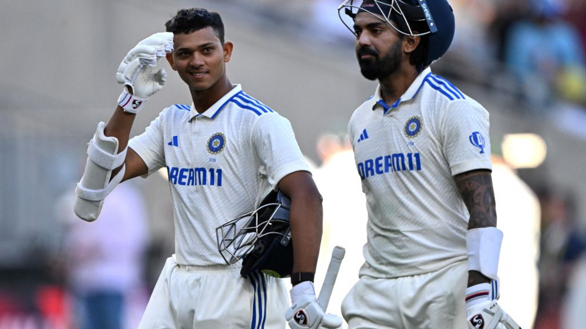 Jaiswal and Rahul walk back
