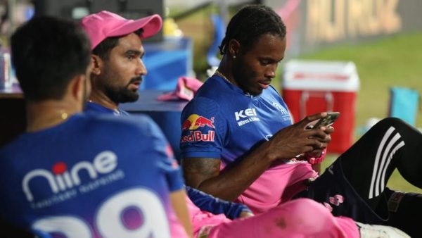 jofra-archer-has-the-last-laugh-after-kings-xi-punjabs-banter-ages-poorly.Click to read full article.