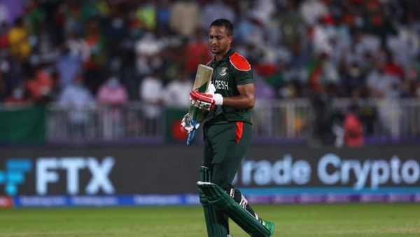 he-literally-gives-up-shakib-criticised-for-lackadaisical-run-out.Click to read full article.