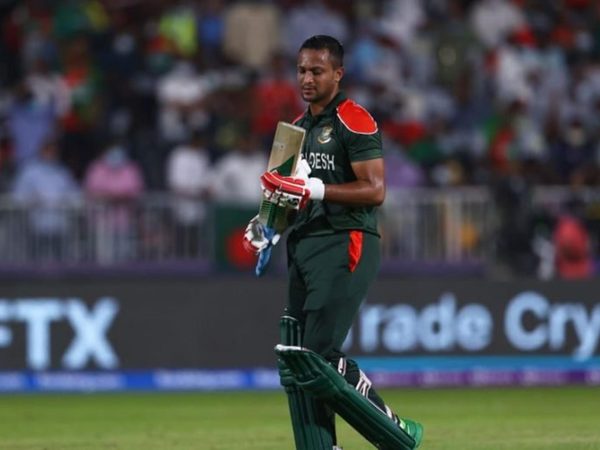 he-literally-gives-up-shakib-criticised-for-lackadaisical-run-out.Click to read full article.
