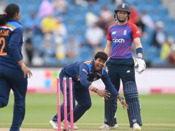 is-that-not-obstruction-heather-knight-impeded-in-bizarre-controversial-run-out.Click to read full article.