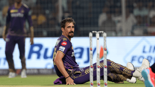 mitchell-starc-concedes-14-an-over-in-low-scorer-as-form-concerns-continue.Click to read full article.