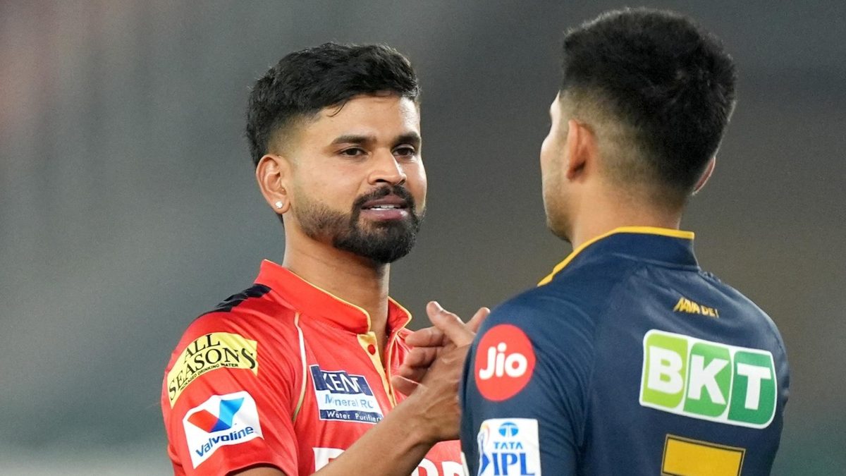Shreyas Iyer shakes hands with Shubman Gill following victory in PBKS' opening games of IPL 2025