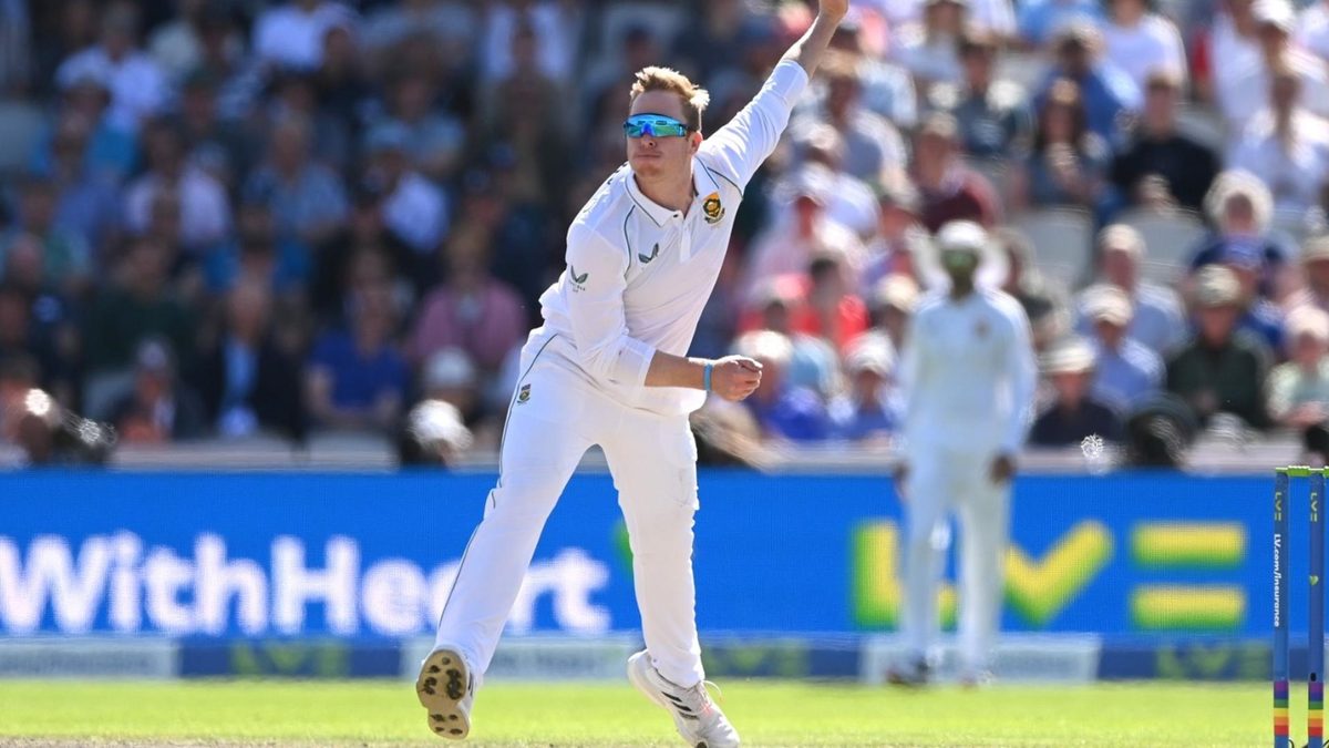 Simon Harmer bowls for South Africa during Test