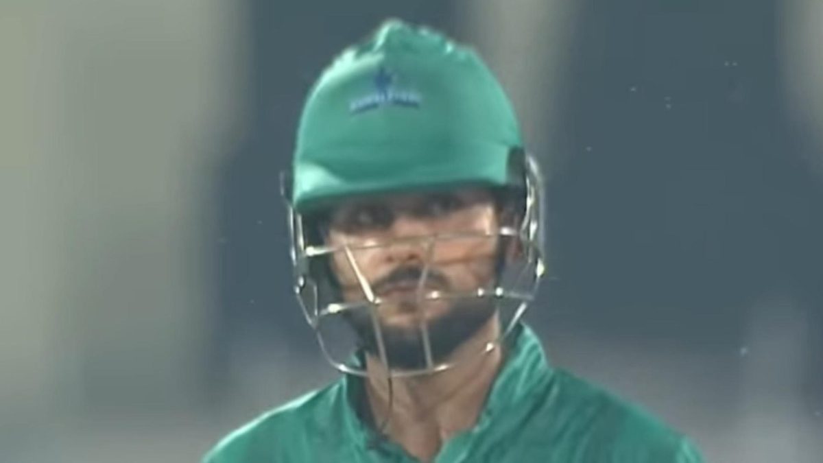 Mehran Mumtaz 20-ball 50
